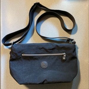 EUC / Kipling Cross Body Bag / black